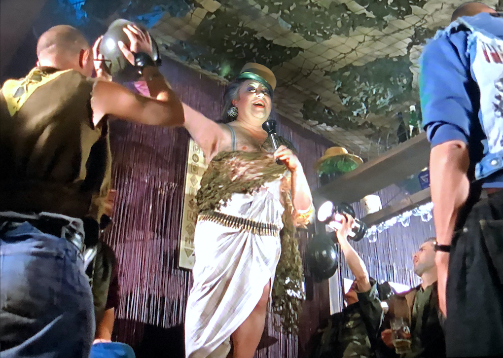 Die Show der ehemaligen Fremdenlegionäre ist im vollen Gang