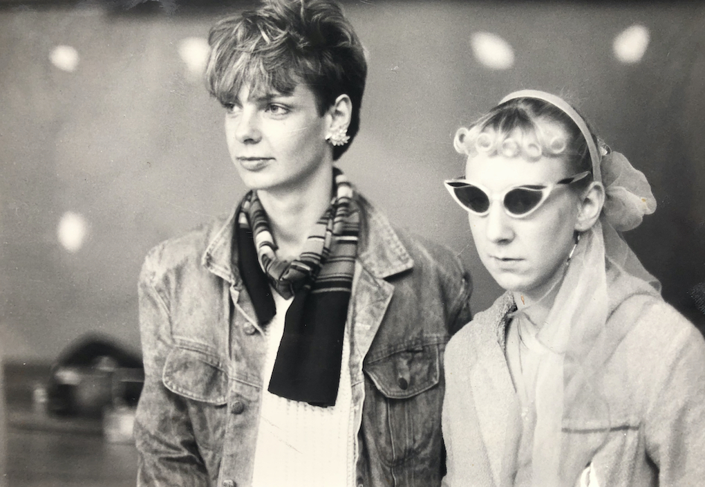 Warten im Kostümraum, Titania im Bademantel